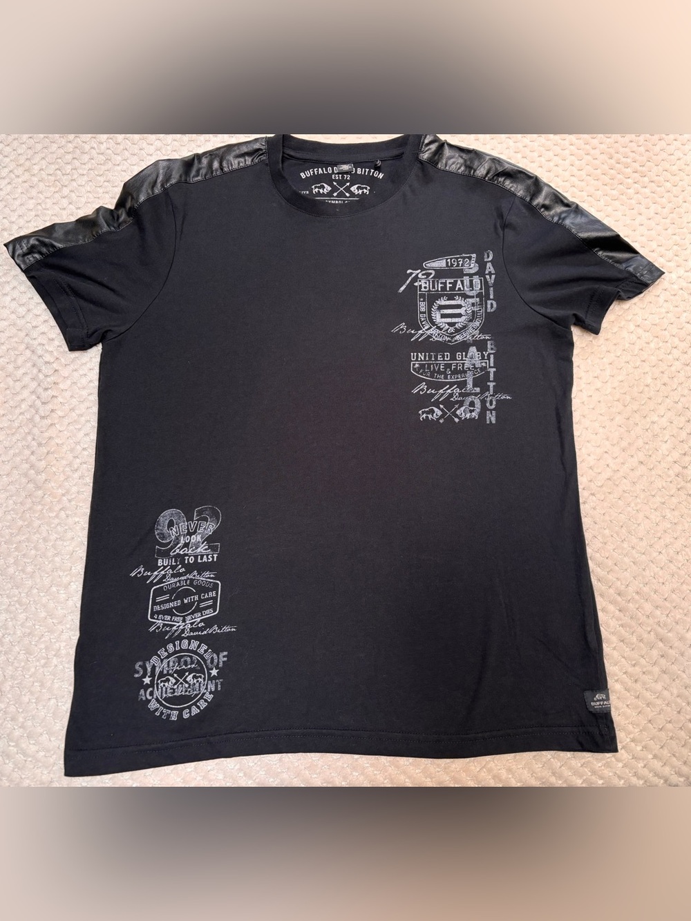 Buffalo David Bitton Mens Faux Leather Trim Black Short Sleeve T-Shirt Medium